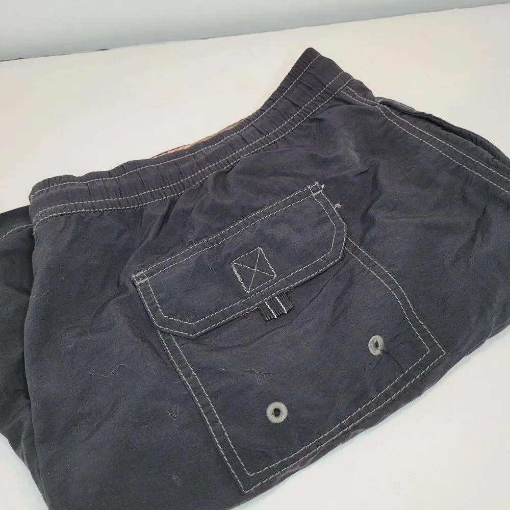 Tommy Bahama Relax Board Shorts Mens Large Black Swim‎ Cargo Pocket Lined Trunks